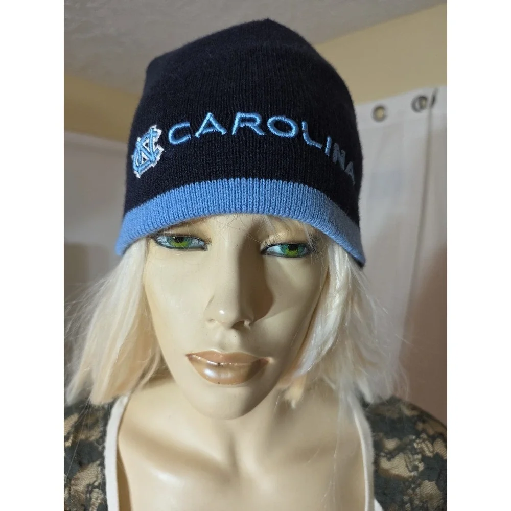 North Carolina Tar Heels Starter Mens Black Beanie Winter Hat Cap Reversible Y2K